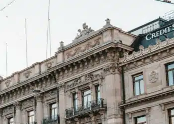 Kryptonovinky (20.3.): Kryptoměnový miliardář Justin Sun chtěl koupit Credit Suisse!
