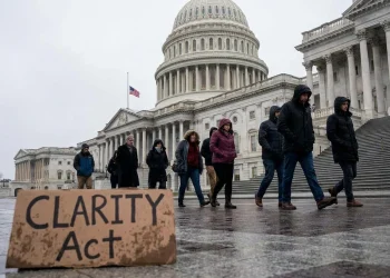 Clarity Act Smutni Ludia